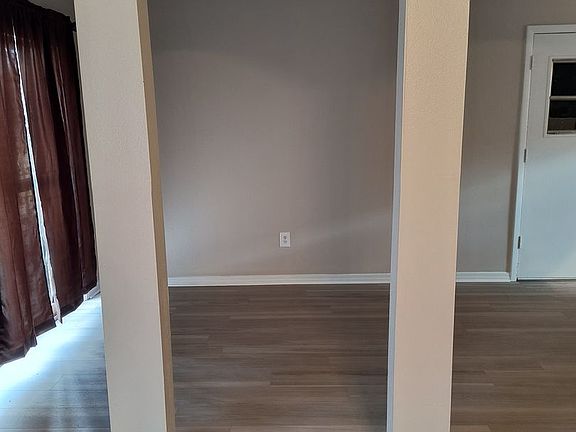 4th image of 4909 Fairwood Dr