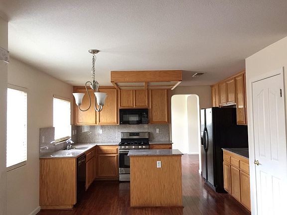 Kitchen & Breakfast Nook