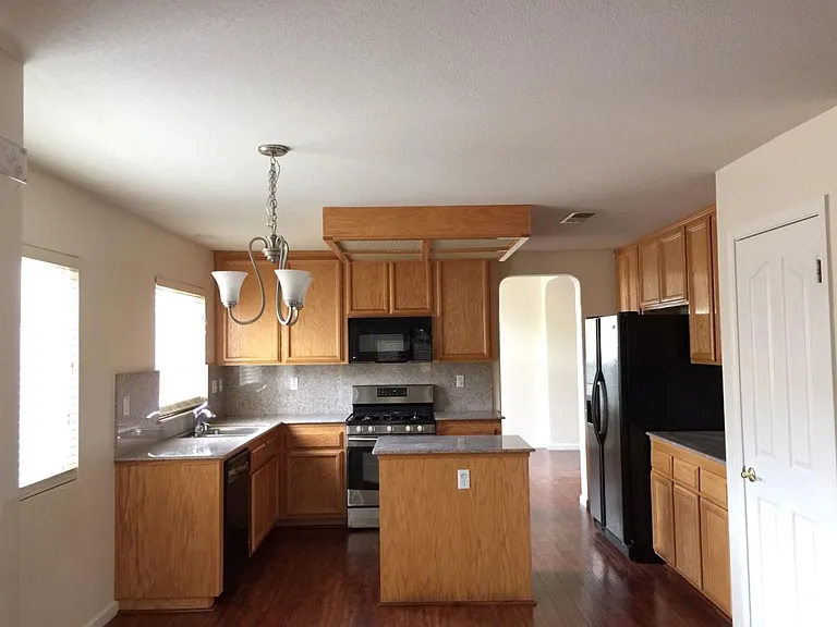 Kitchen & Breakfast Nook
