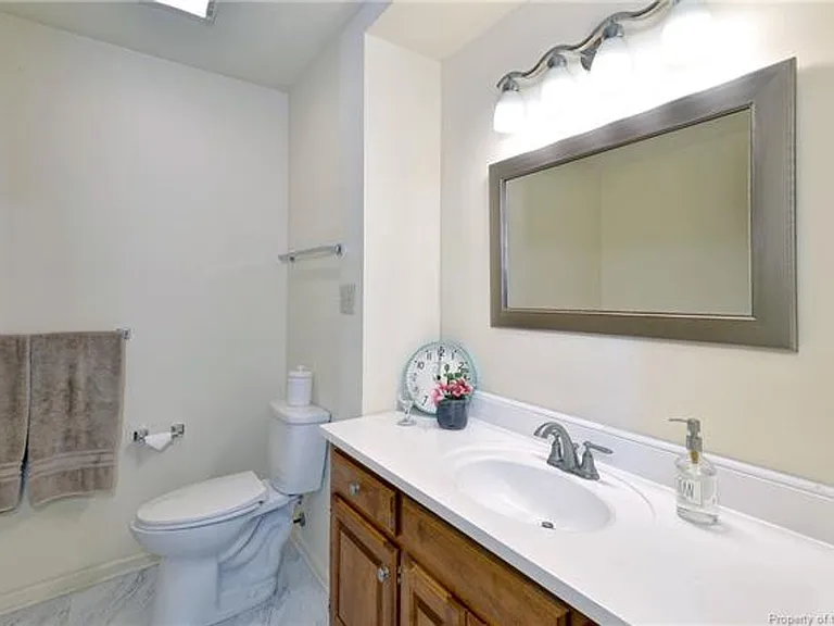 5101 Salisbury Mews — Photo 21