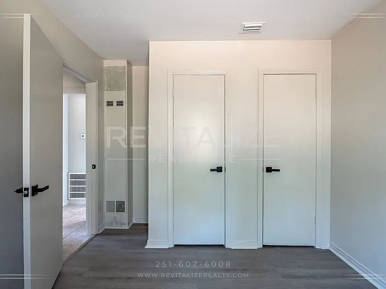 1258 Charmaine Cir N — Photo 22