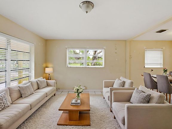 3rd image of 1201 NE 206th Street