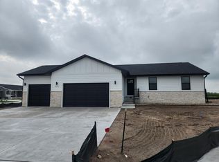 4323 Bobwhite Cir, Grand Island, NE 68803