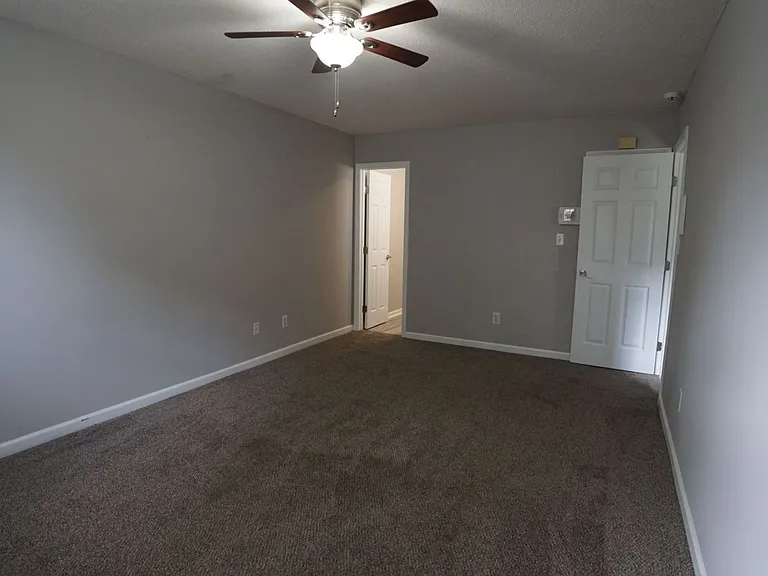 103 Eastgate Dr — Photo 15