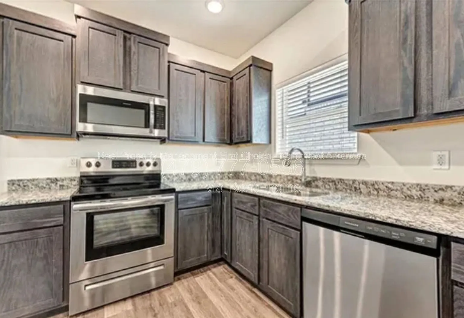 4 bed, 4.5 bath, 2011 sqft, $2,400 — Photo 4