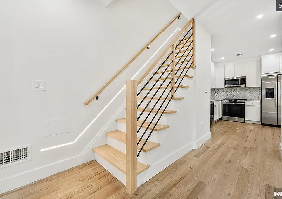3 bed, 1.5 bath, $1,200 — Photo 2
