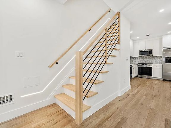 2nd image of 412 Davis Ave Floor 1