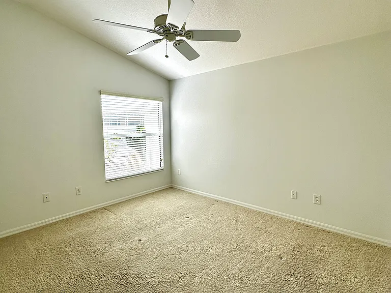 2079 Hydrangea Ave — Photo 17