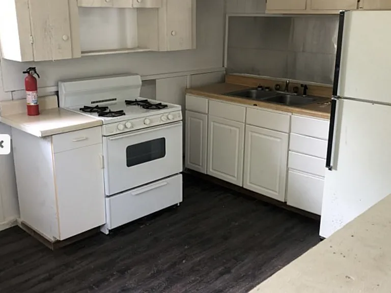 3303 N Russell Rd — Photo 1