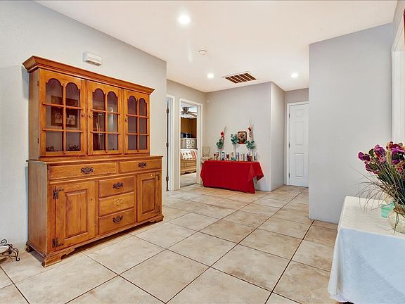 4th image of 4944 Snow Dr