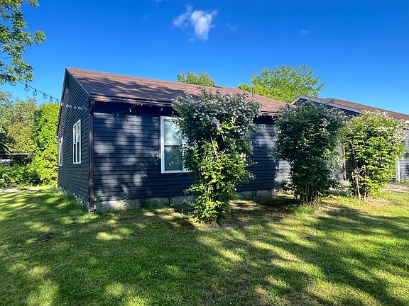 2nd image of 43 Tamarack Dr