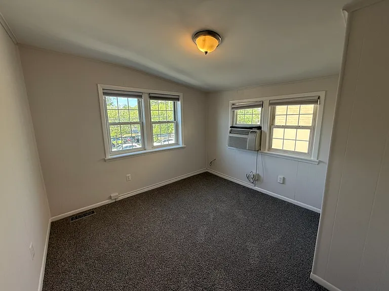 2642 N Pershing Dr #1 — Photo 4