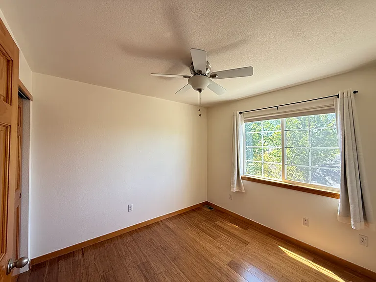 Additional bedroom 1, mountain views