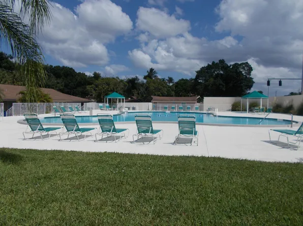 4261 Island Cir APT F, Fort Myers, FL 33919