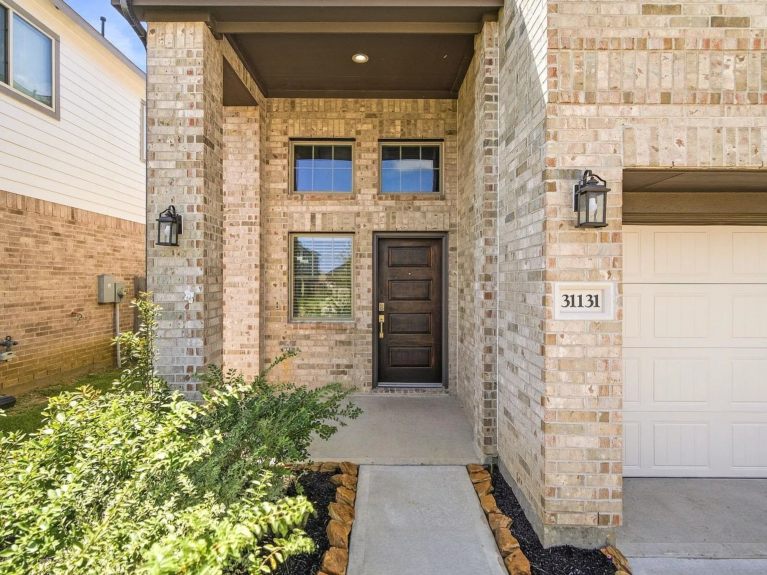 4 bed, 3.5 bath, 2460 sqft, $2,450 — Photo 3