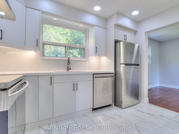4th image of 14 Cherrystone Dr