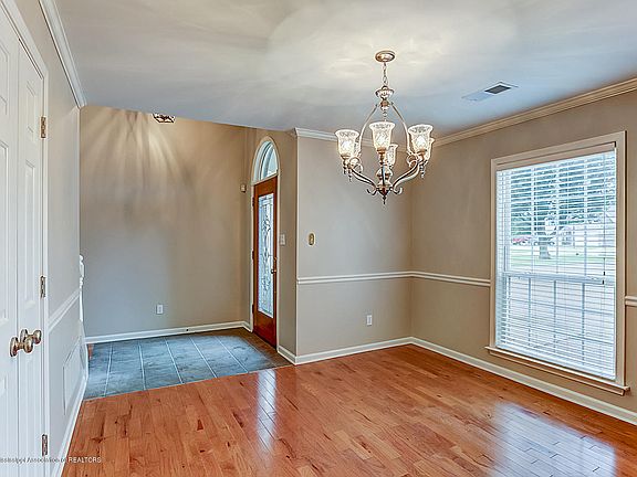 5th image of 7205 Lauren Ln