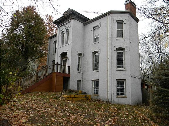 2nd image of 1023 Dewey Ave