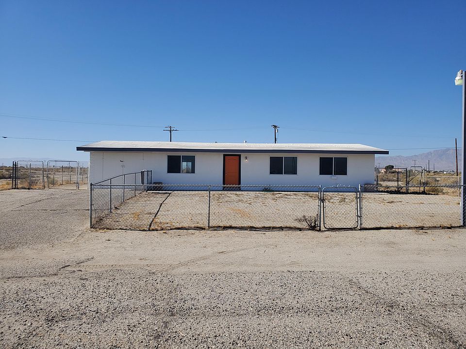 2nd image of 2285 Palm Manor Ave