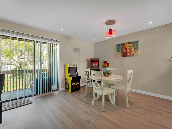 3rd image of 326 Scottsdale Sq
