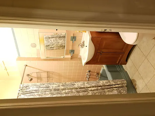 Rented by Roz Khan, LREB | media 5