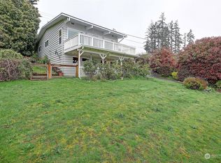 1304 Country Club Dr, Camano Island, WA