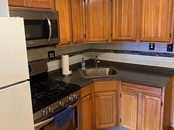 5th image of 1574 E 58th St
