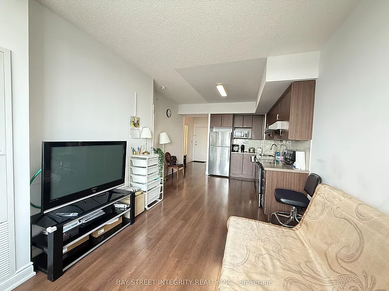 99 S Town Centre Blvd #315 — Photo 3