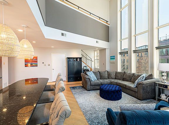 3rd image of 603 N Paulina St APT 3N