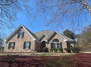 828 Cedar Stream Ct, Loganville, GA 30052
