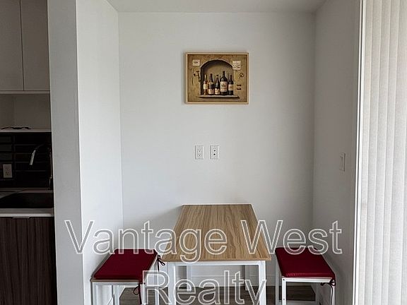 2nd image of 1775 Chapman Pl #Penthouse 9