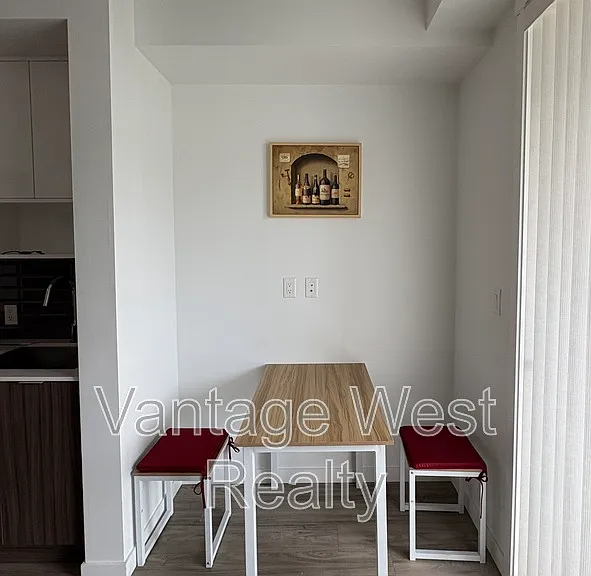 1775 Chapman Pl #Penthouse 9 — Photo 2