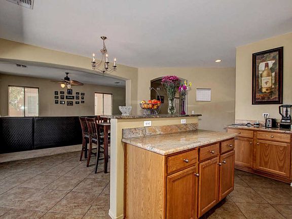 5th image of 992 E Ashburn Mountain Dr