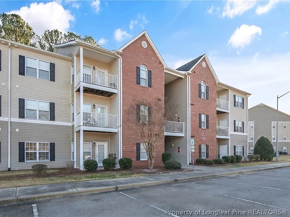 625 Marshtree Ln #208