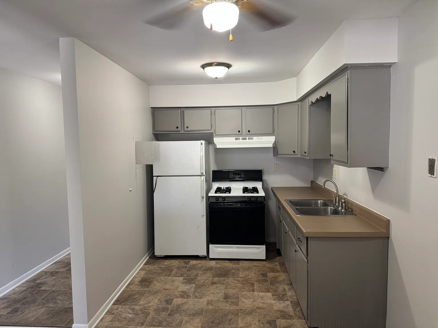 2 bed, 900 sqft, $1,237 — Photo 4