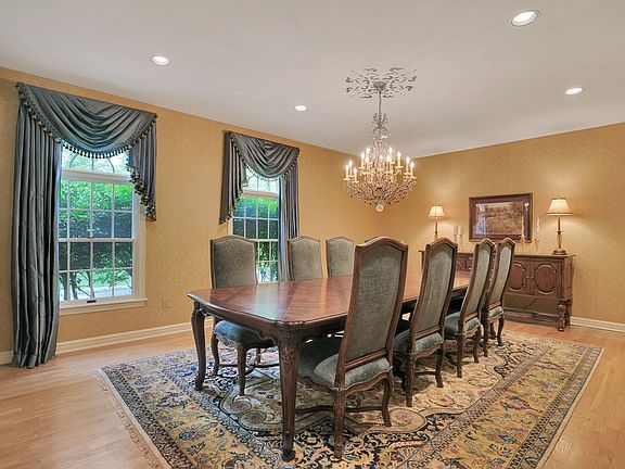 Banquet Sized Dining Room