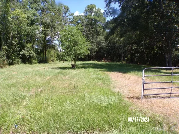8550 Julius St, Bayou La Batre, AL 36509