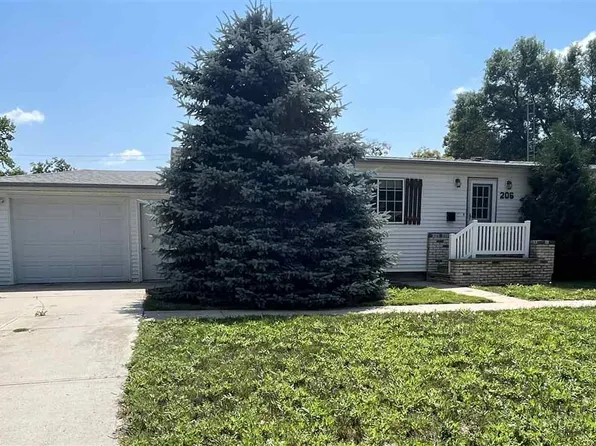 206 S Washington St, Bloomfield, NE 68718