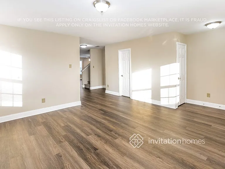 956 Littleton Dr — Photo 7
