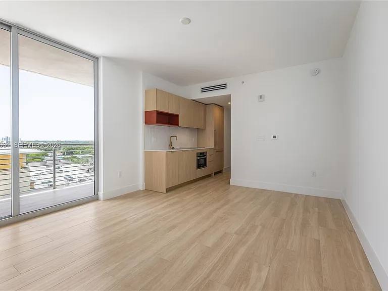 90 NE 32nd St #815 — Photo 3