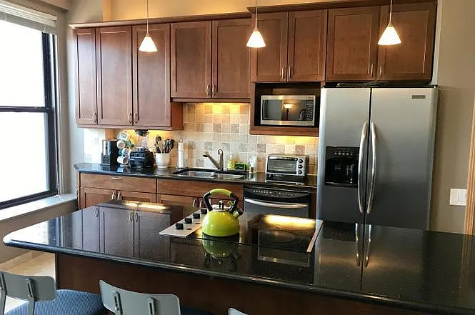 1 bed, 900 sqft, $2,200 — Photo 2