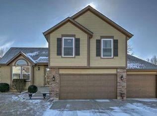 3853 SW Windsong Dr, Lees Summit, MO 64082