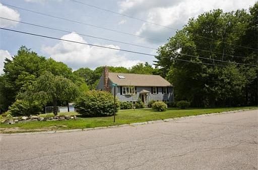 2nd image of 14 Cheryl Dr