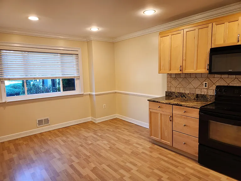 38 Park St #24E — Photo 5