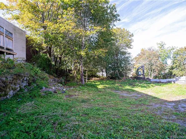 Garden St #9, Saint John, NB E2L 3K2