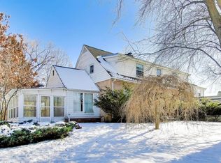 600 Riverwoods Rd, Mettawa, IL