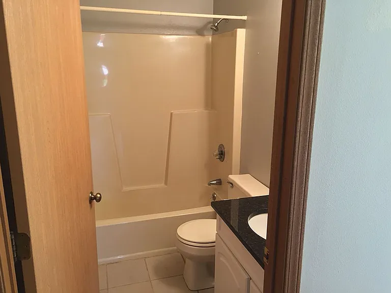 4413 Menasha Ave #4413 — Photo 11