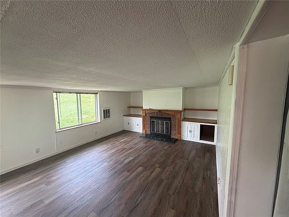 4th image of 922 Castro Ln