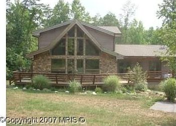 Situated on 8 Acres