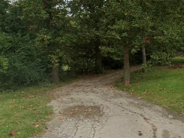 262 E Social Row Rd, Dayton, OH 45458